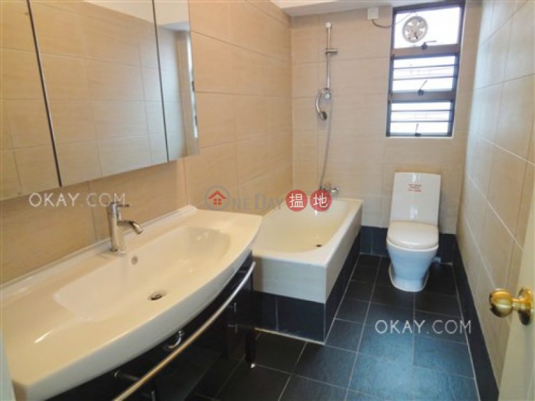 Tasteful 3 bedroom with balcony & parking | Rental