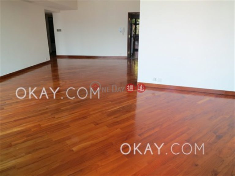 Lovely 4 bedroom with balcony & parking | Rental