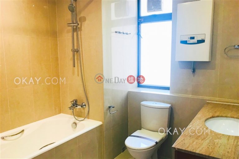 Efficient 3 bedroom with parking | Rental