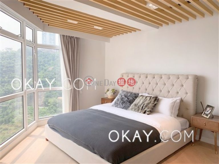 Unique penthouse with rooftop & parking | Rental