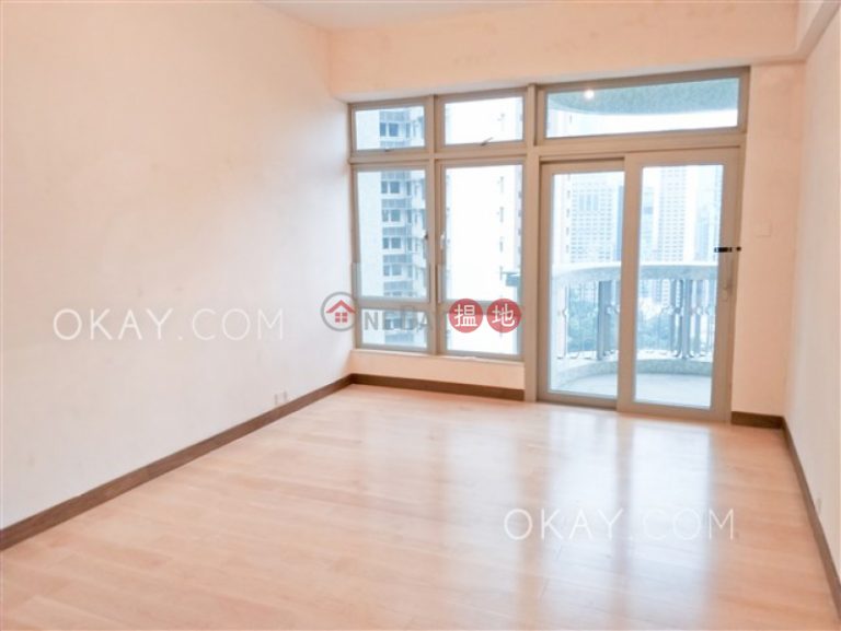 Efficient 4 bedroom with sea views, balcony | Rental