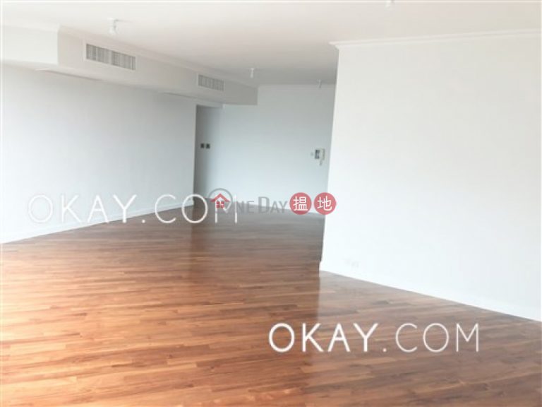 Luxurious 3 bedroom with parking | Rental