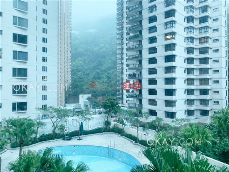 Stylish 3 bedroom with parking | Rental