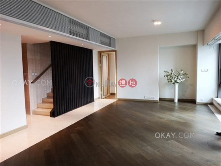 Luxurious 4 bedroom with balcony & parking | Rental