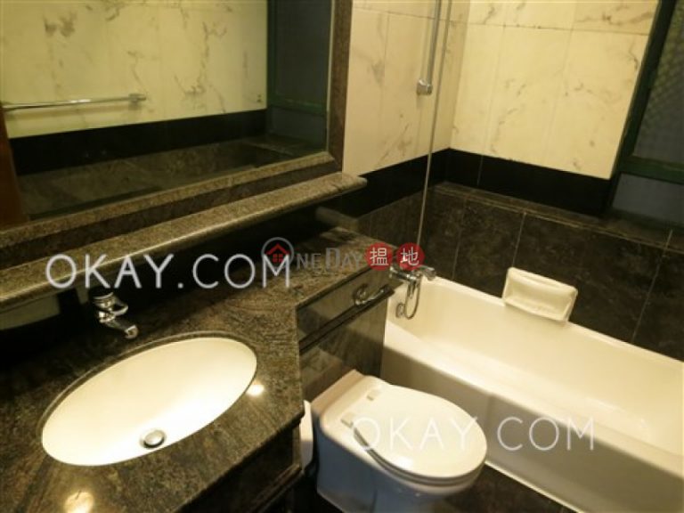 Tasteful 2 bedroom with parking | Rental