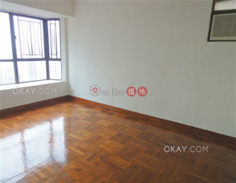 Tasteful 3 bedroom with balcony & parking | Rental
