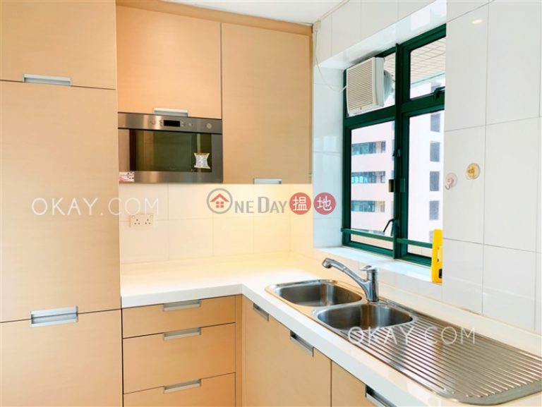 Elegant 3 bedroom with parking | Rental