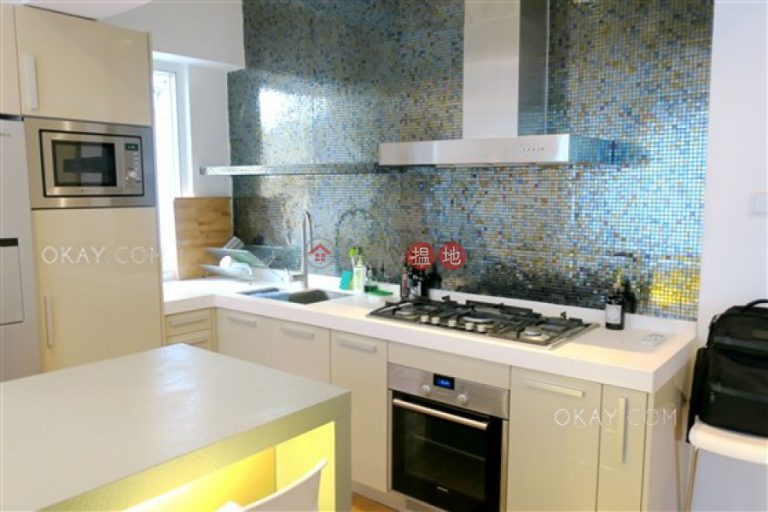 Gorgeous 2 bedroom with terrace | Rental