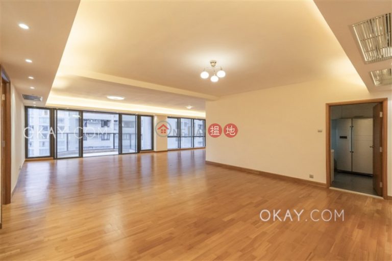 Efficient 4 bedroom with parking | Rental