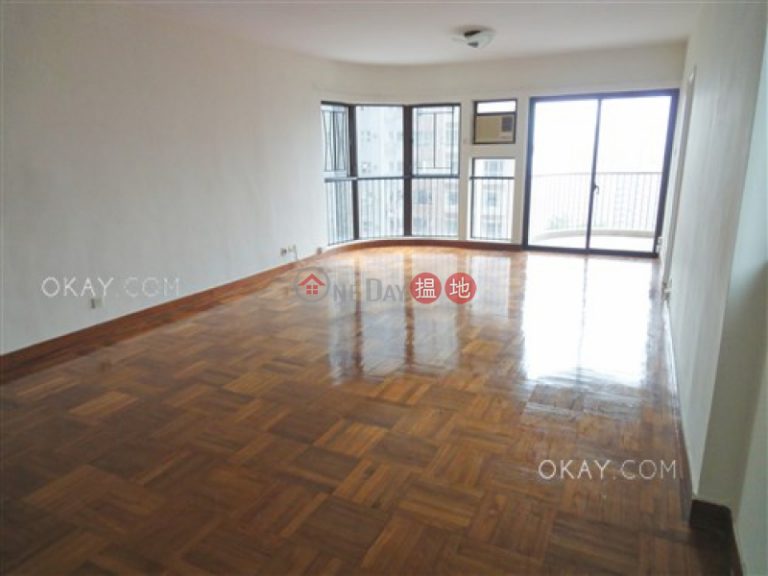 Tasteful 3 bedroom with balcony & parking | Rental