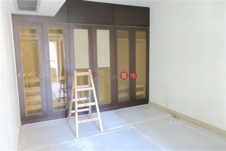Efficient 4 bedroom with balcony & parking | Rental