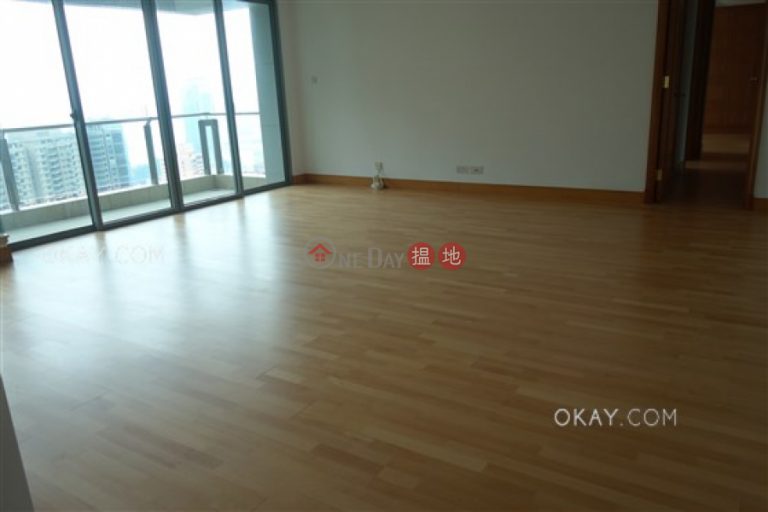 Exquisite 3 bedroom with sea views, balcony | Rental
