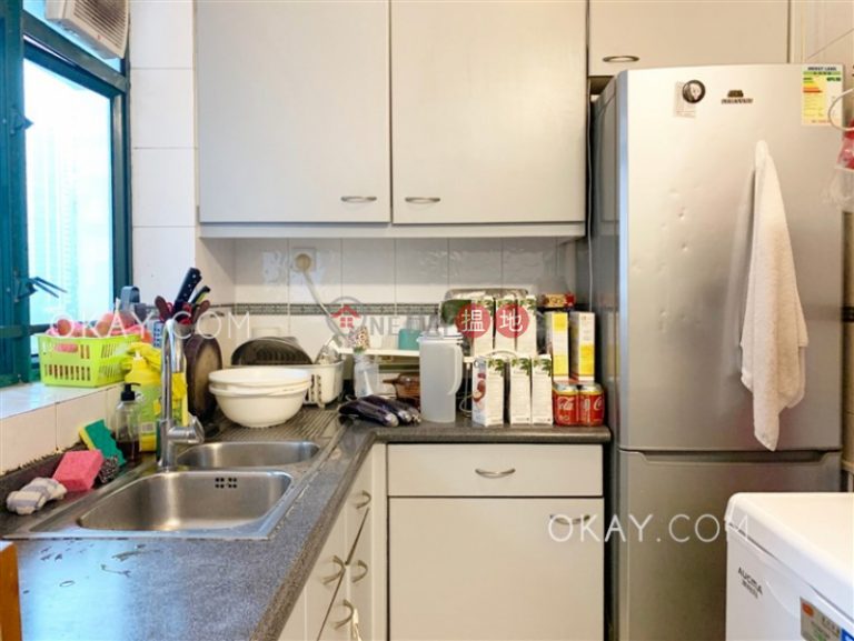 Stylish 3 bedroom with parking | Rental