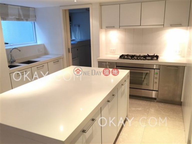 Lovely 3 bedroom with harbour views & balcony | Rental