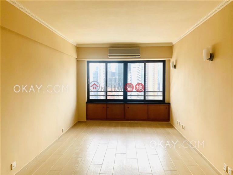 Efficient 3 bedroom with parking | For Sale