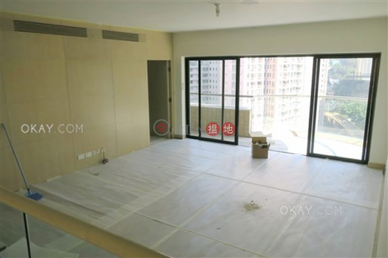 Efficient 4 bedroom with balcony & parking | Rental