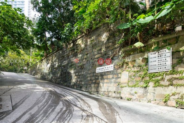 Gorgeous 3 bedroom with balcony & parking | Rental