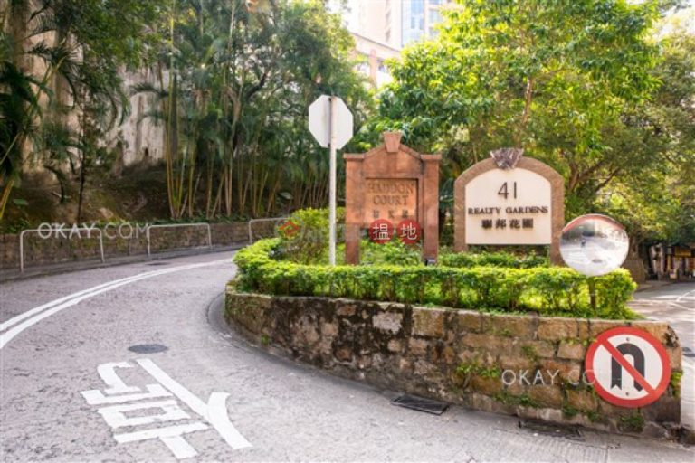 Efficient 3 bed on high floor with balcony & parking | Rental
