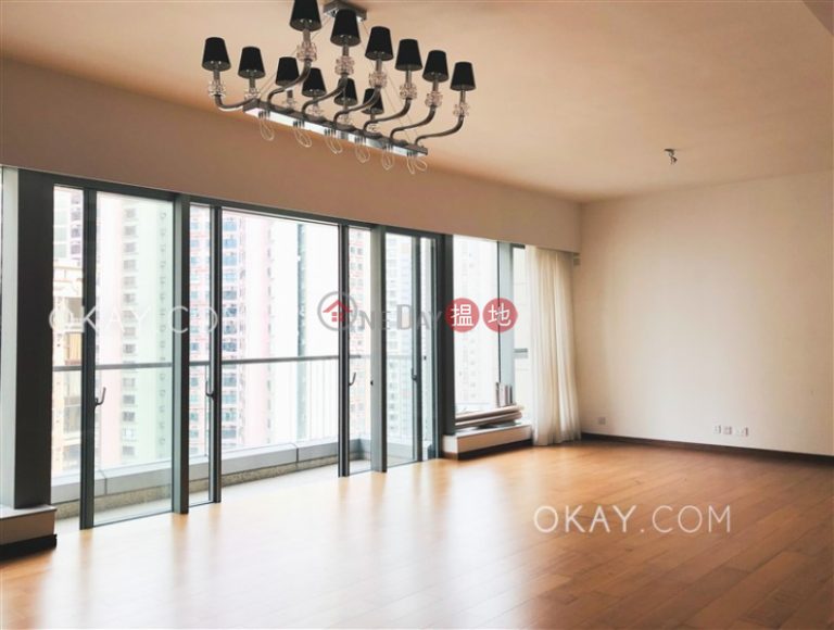 Luxurious 3 bedroom with balcony | Rental