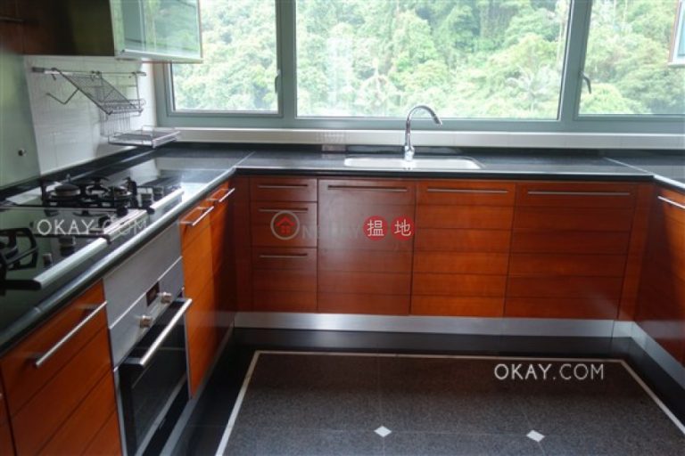 Exquisite 3 bedroom with sea views, balcony | Rental