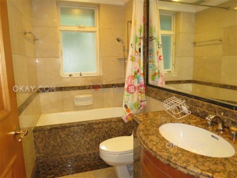 Lovely 3 bedroom in Mid-levels Central | For Sale