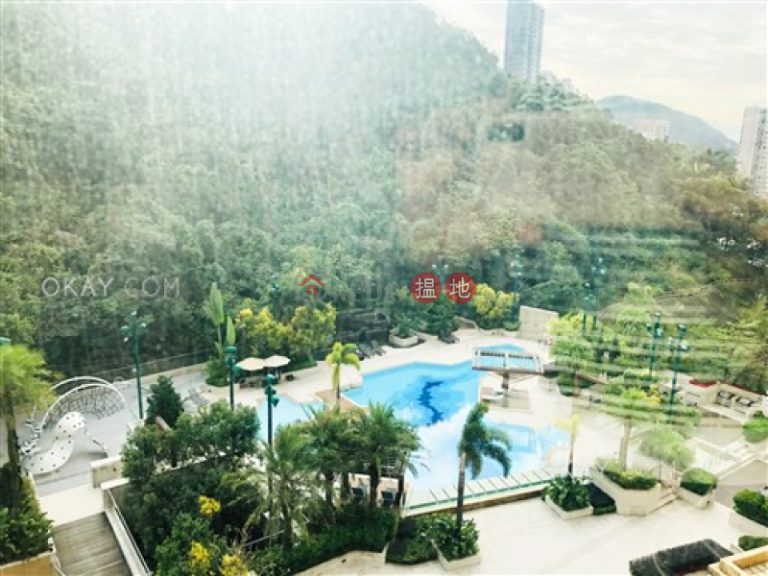 Luxurious 3 bedroom with balcony | Rental