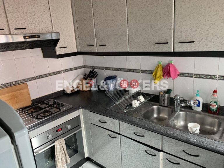 2 Bedroom Flat for Sale in Central Mid Levels