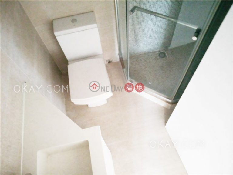 Efficient 3 bedroom on high floor with parking | Rental