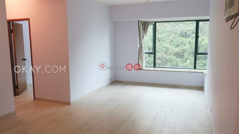 Lovely 2 bedroom with parking | Rental