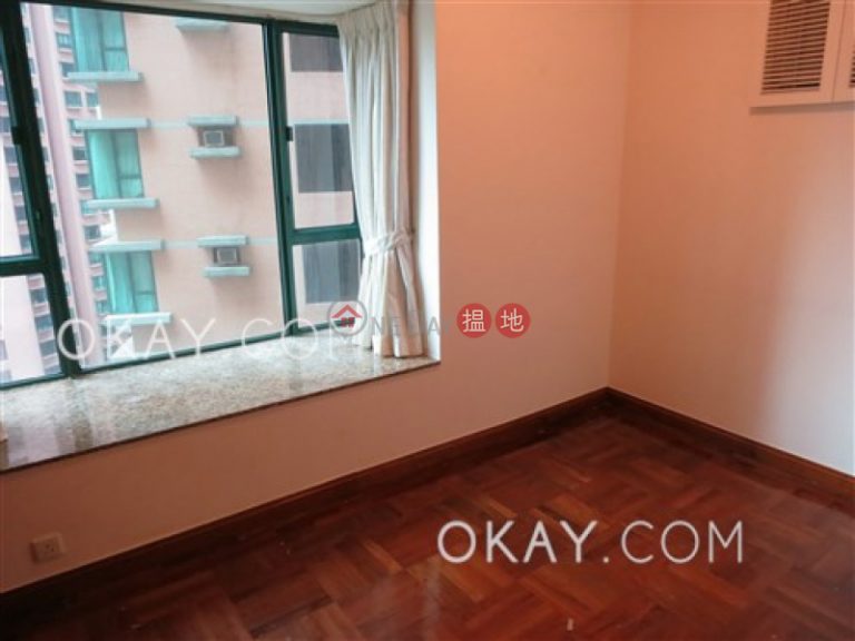 Tasteful 2 bedroom with parking | Rental