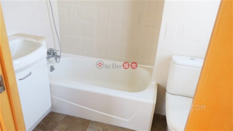 Luxurious 3 bed on high floor with rooftop & balcony | For Sale