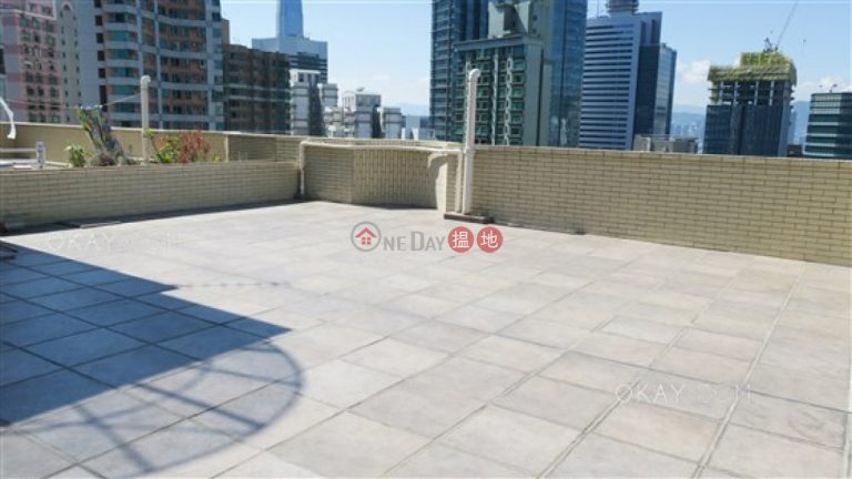 Luxurious 3 bed on high floor with rooftop & balcony | For Sale