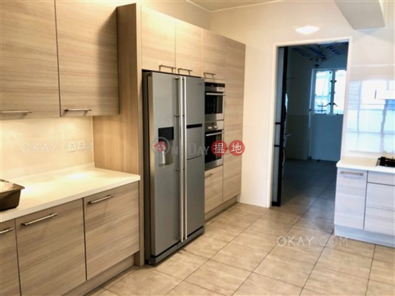 Efficient 4 bedroom with balcony & parking | Rental