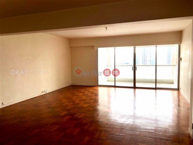 Efficient 4 bedroom with balcony & parking | Rental
