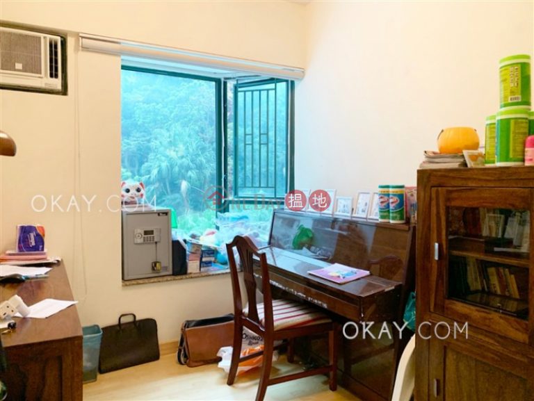 Stylish 3 bedroom with parking | Rental