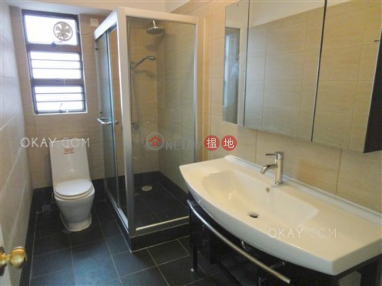 Tasteful 3 bedroom with balcony & parking | Rental