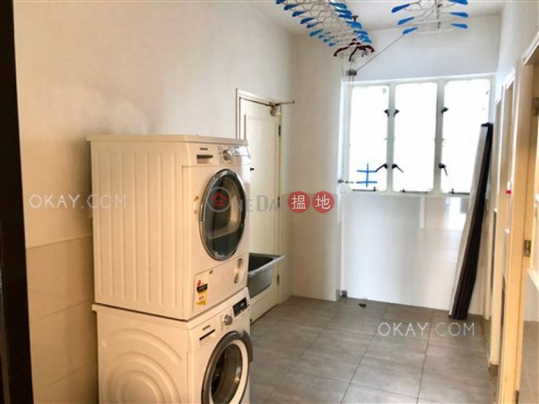 Efficient 4 bedroom with balcony & parking | Rental