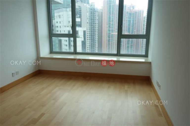 Exquisite 3 bedroom with sea views, balcony | Rental
