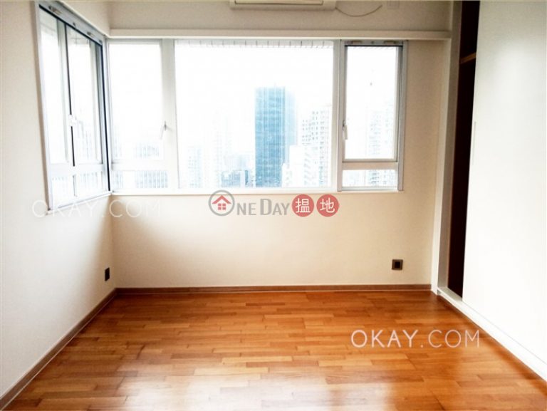 Efficient 3 bedroom on high floor with parking | Rental