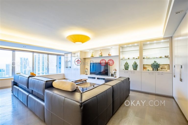 Lovely 3 bedroom in Mid-levels Central | For Sale