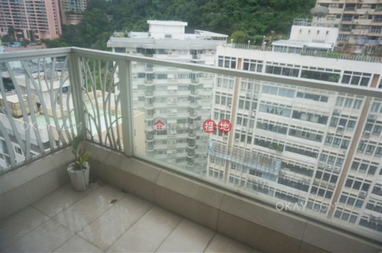 Stylish 3 bedroom on high floor with balcony | Rental