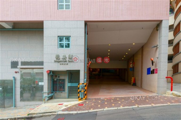 Tasteful 3 bedroom with balcony & parking | Rental