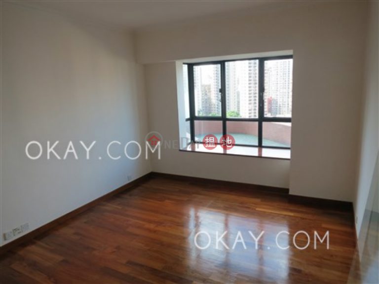 Lovely 4 bedroom with balcony & parking | Rental