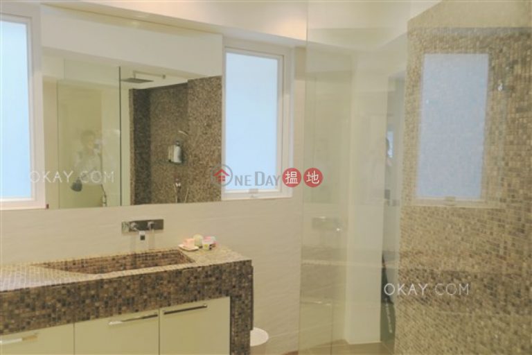Gorgeous 2 bedroom with terrace | Rental
