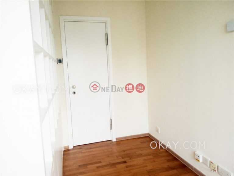 Efficient 3 bedroom on high floor with parking | Rental