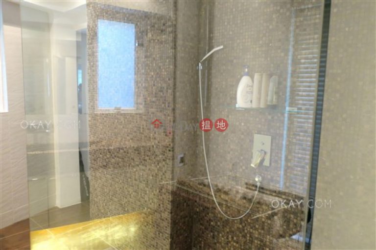Gorgeous 2 bedroom with terrace | Rental