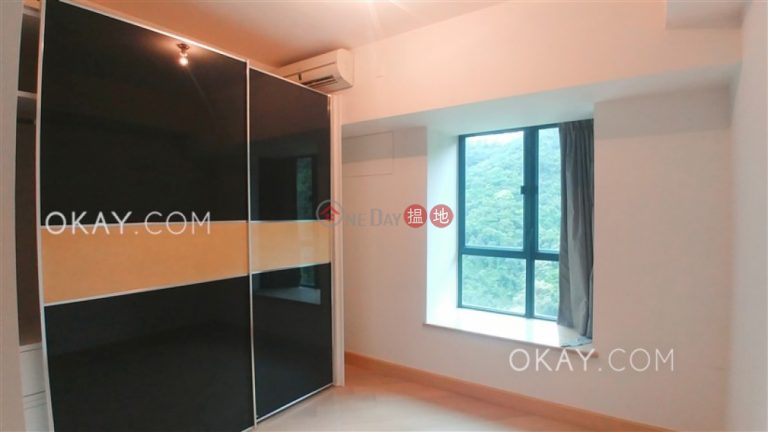 Luxurious 2 bedroom on high floor with parking | For Sale
