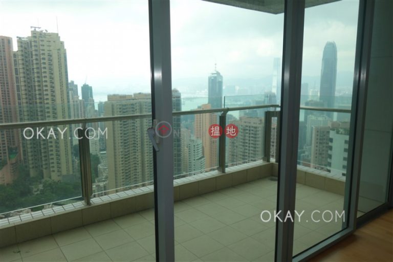 Exquisite 3 bedroom with sea views, balcony | Rental