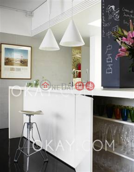 Rare 2 bedroom with rooftop & balcony | Rental