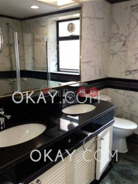 Unique 4 bed on high floor with harbour views & parking | Rental